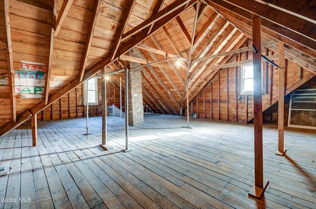 1401 Midline Road, Amsterdam, NY 12010