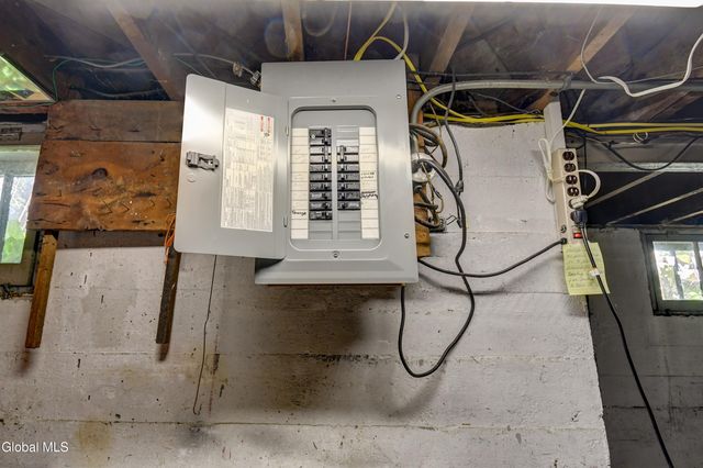 1401 Midline Road, Amsterdam, NY 12010