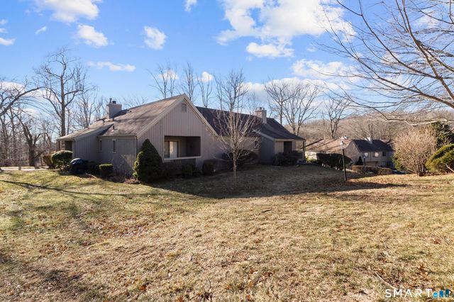 315 Navajo Lane A, Stratford, CT 06614