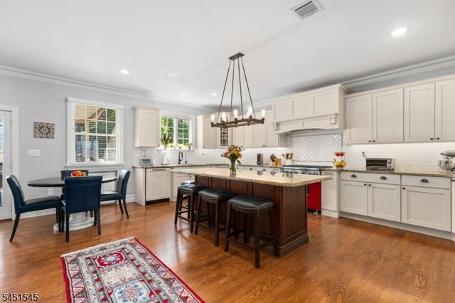 16 Madison Ave, Hasbrouck Heights Boro, NJ 07604