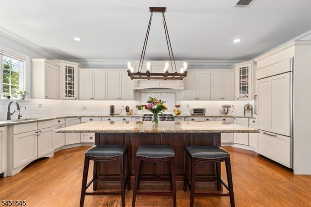 16 Madison Ave, Hasbrouck Heights Boro, NJ 07604