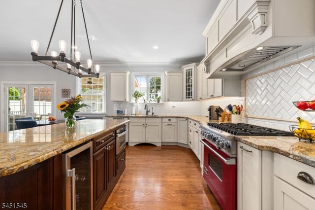 16 Madison Ave, Hasbrouck Heights Boro, NJ 07604