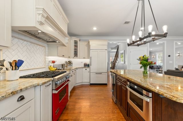 16 Madison Ave, Hasbrouck Heights Boro, NJ 07604