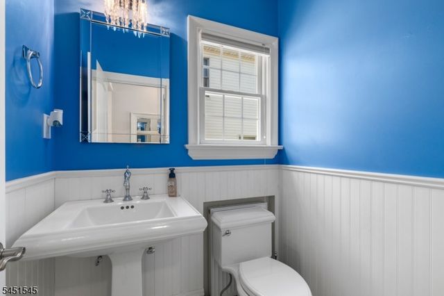 16 Madison Ave, Hasbrouck Heights Boro, NJ 07604