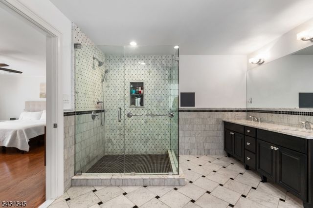 16 Madison Ave, Hasbrouck Heights Boro, NJ 07604