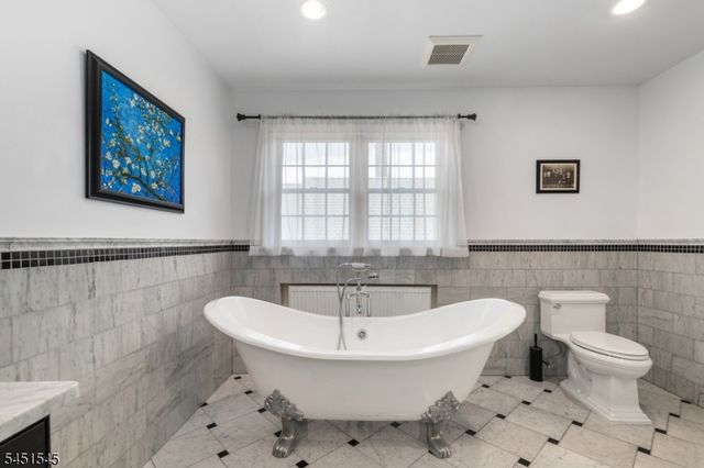 16 Madison Ave, Hasbrouck Heights Boro, NJ 07604