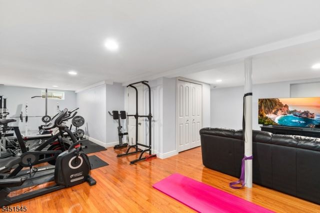 16 Madison Ave, Hasbrouck Heights Boro, NJ 07604