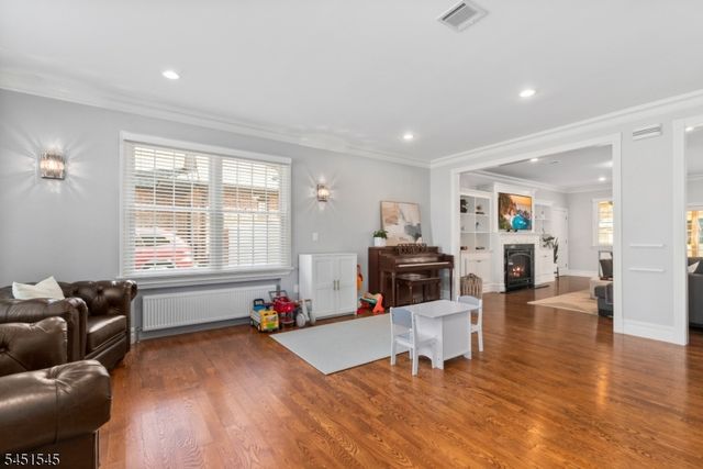 16 Madison Ave, Hasbrouck Heights Boro, NJ 07604