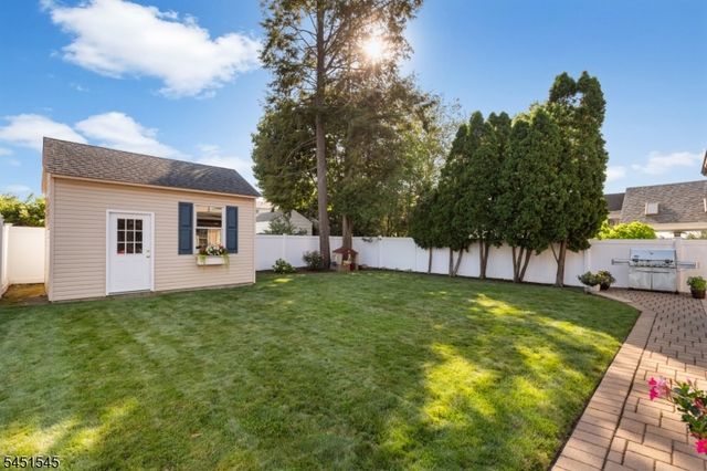 16 Madison Ave, Hasbrouck Heights Boro, NJ 07604