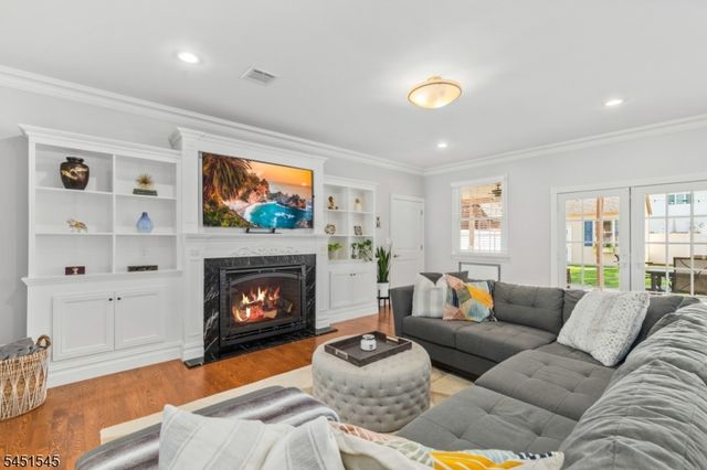 16 Madison Ave, Hasbrouck Heights Boro, NJ 07604
