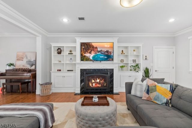 16 Madison Ave, Hasbrouck Heights Boro, NJ 07604