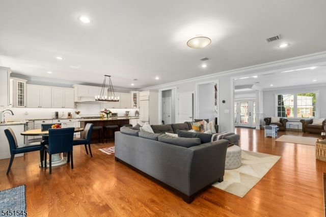 16 Madison Ave, Hasbrouck Heights Boro, NJ 07604