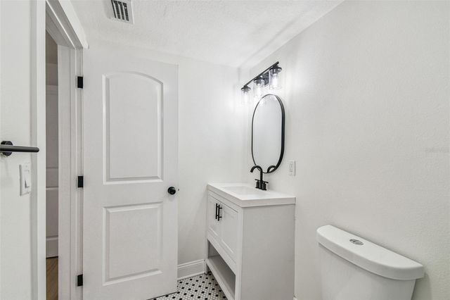 2302 W IDLEWILD AVENUE, Tampa, FL 33603