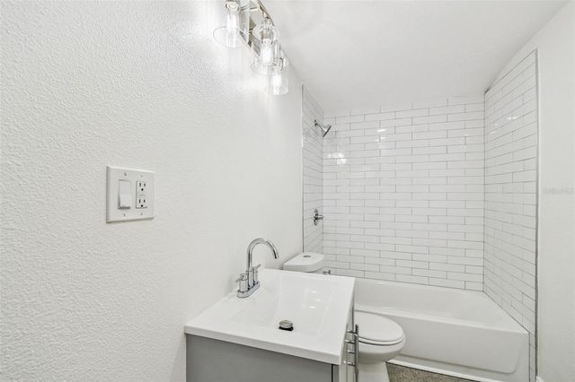 2302 W IDLEWILD AVENUE, Tampa, FL 33603