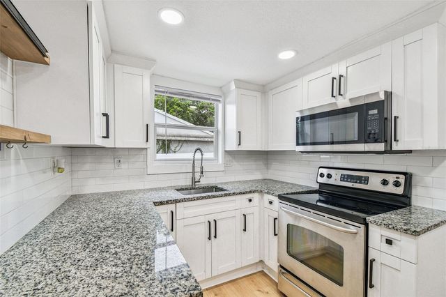 2302 W IDLEWILD AVENUE, Tampa, FL 33603