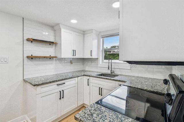 2302 W IDLEWILD AVENUE, Tampa, FL 33603