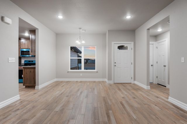 1129 Center Court Circle, Grove, OK 74344