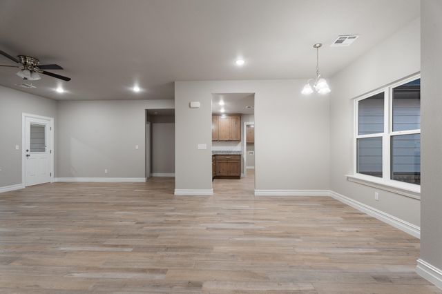 1129 Center Court Circle, Grove, OK 74344