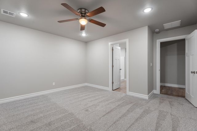 1129 Center Court Circle, Grove, OK 74344