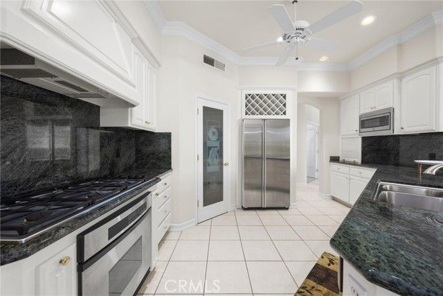 1904 Wedgemont Place, Bakersfield, CA 93311