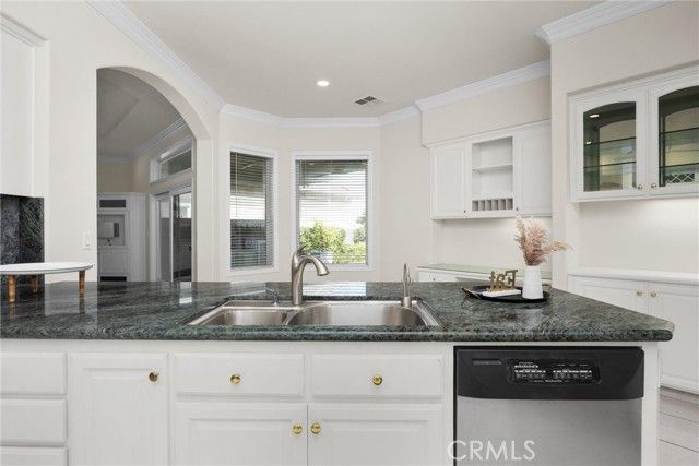 1904 Wedgemont Place, Bakersfield, CA 93311