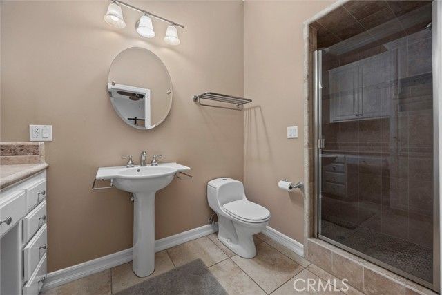 1904 Wedgemont Place, Bakersfield, CA 93311