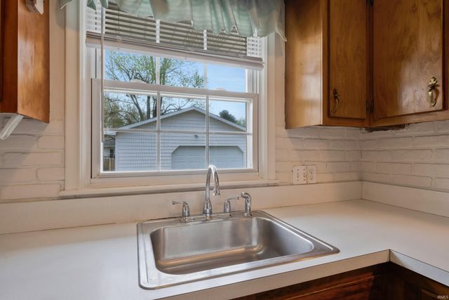 7509 E Chandler Avenue, Evansville, IN 47715
