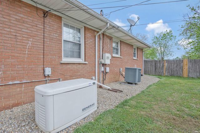 7509 E Chandler Avenue, Evansville, IN 47715
