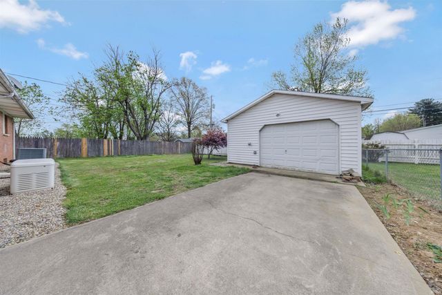 7509 E Chandler Avenue, Evansville, IN 47715