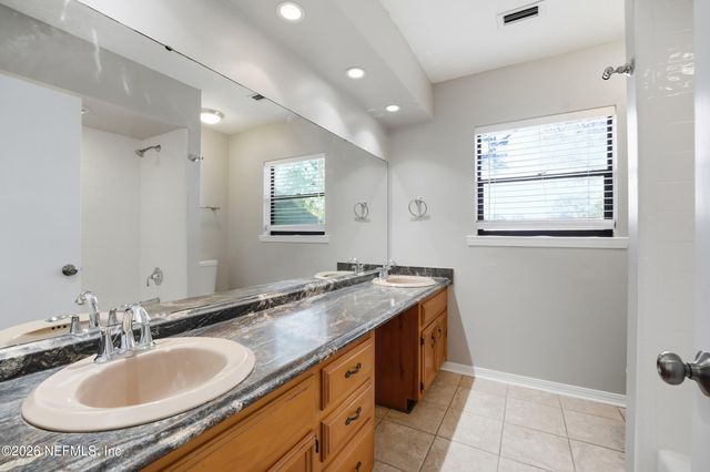 5542 GALEWIND Lane, Jacksonville, FL 32211