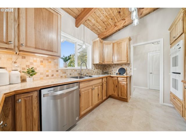 30811 S OSWALT Rd, Colton, OR 97017