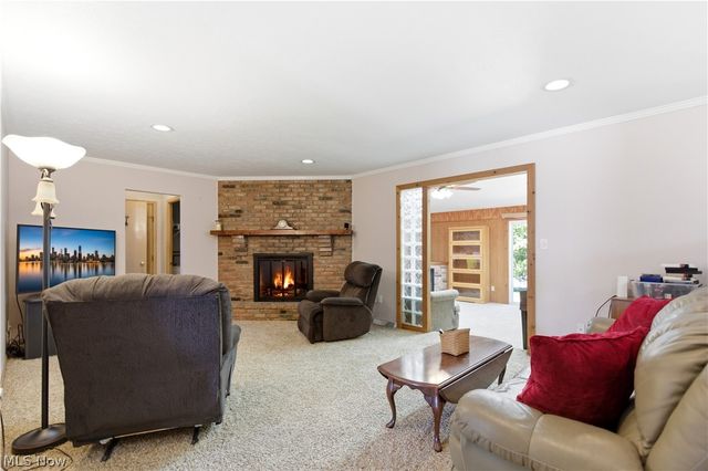 5827 Ashcroft Drive, Mayfield Heights, OH 44124