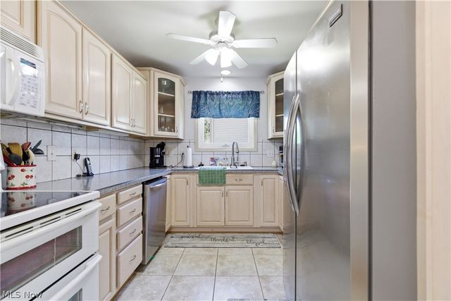 5827 Ashcroft Drive, Mayfield Heights, OH 44124