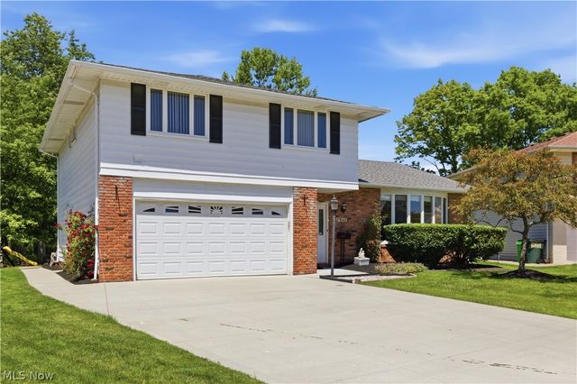 5827 Ashcroft Drive, Mayfield Heights, OH 44124