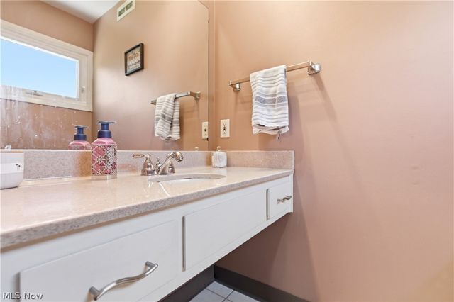 5827 Ashcroft Drive, Mayfield Heights, OH 44124
