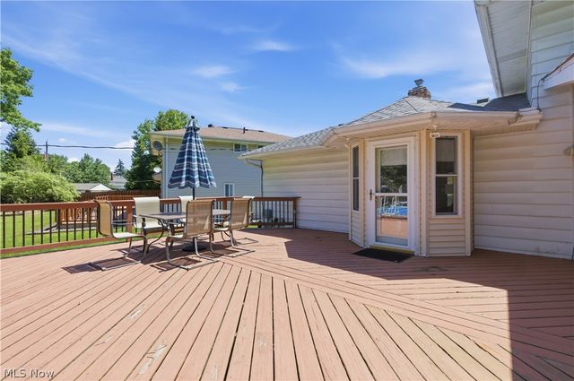 5827 Ashcroft Drive, Mayfield Heights, OH 44124