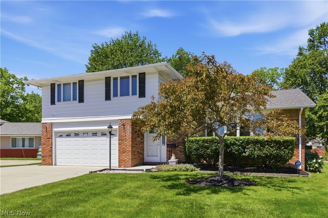 5827 Ashcroft Drive, Mayfield Heights, OH 44124