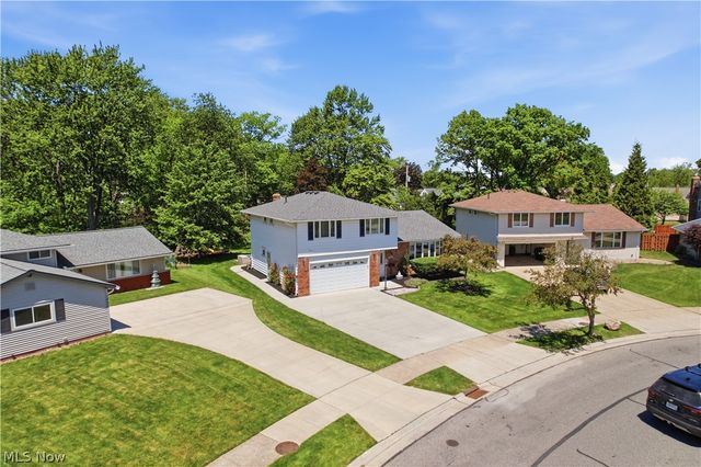 5827 Ashcroft Drive, Mayfield Heights, OH 44124