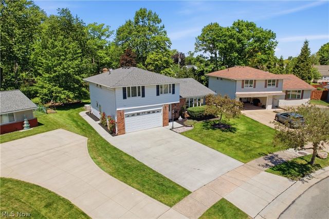 5827 Ashcroft Drive, Mayfield Heights, OH 44124