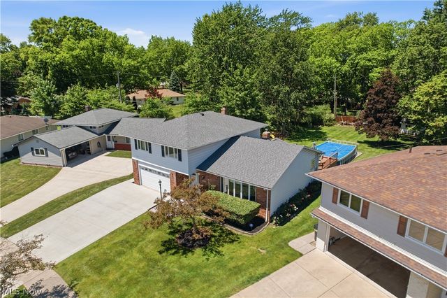 5827 Ashcroft Drive, Mayfield Heights, OH 44124