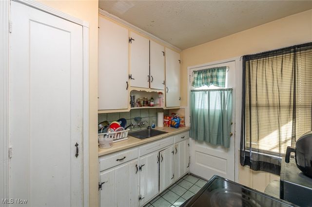 253 E 250th Street, Euclid, OH 44132