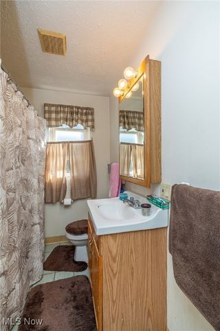 253 E 250th Street, Euclid, OH 44132