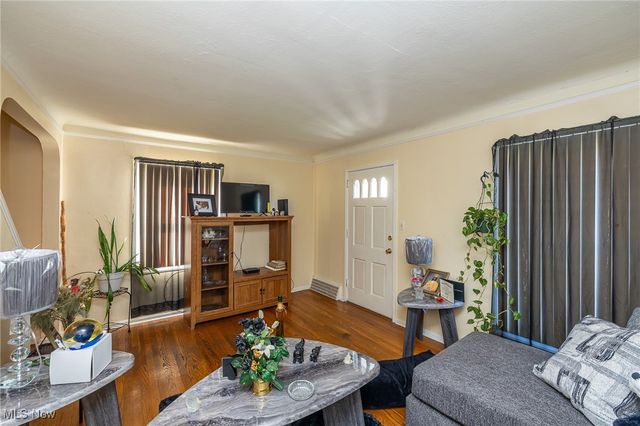 253 E 250th Street, Euclid, OH 44132