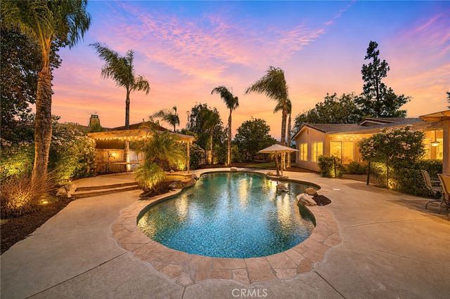 42248 Chisolm Trail, Murrieta, CA 92562