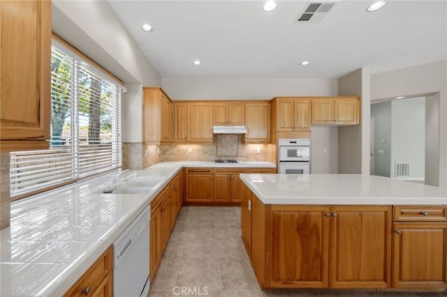 42248 Chisolm Trail, Murrieta, CA 92562