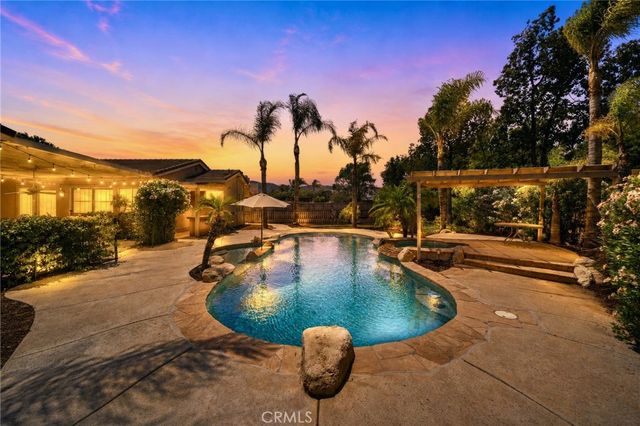 42248 Chisolm Trail, Murrieta, CA 92562