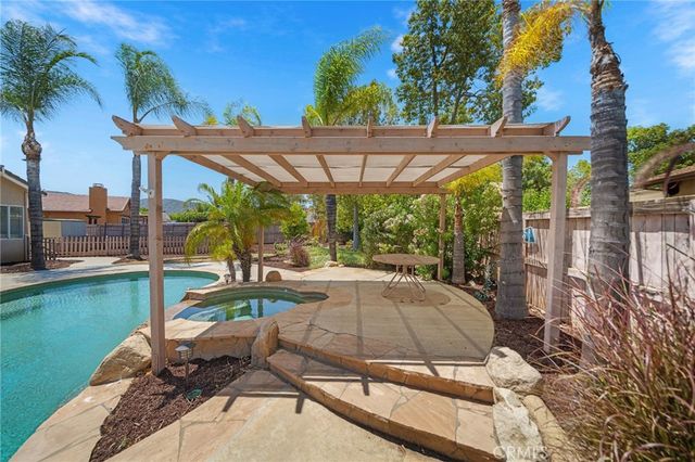 42248 Chisolm Trail, Murrieta, CA 92562