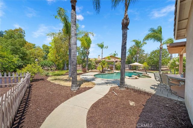 42248 Chisolm Trail, Murrieta, CA 92562