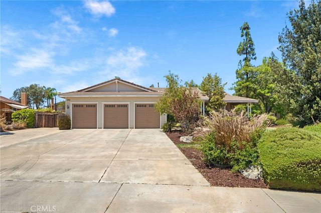 42248 Chisolm Trail, Murrieta, CA 92562