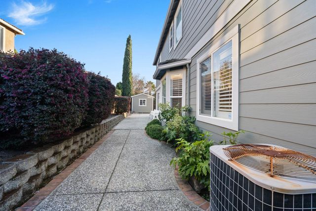 4717 Chestnut Ct, Dublin, CA 94568